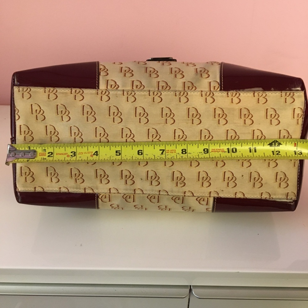 Dooney & Bourke Bag. - Picture 4 of 8